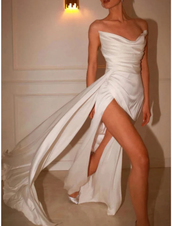 Luolandi A-Line Evening Gown Elegant Dress Formal Sweep / Brush Train Sleeveless Strapless Satin with Pleats Ruched Slit Party Dress